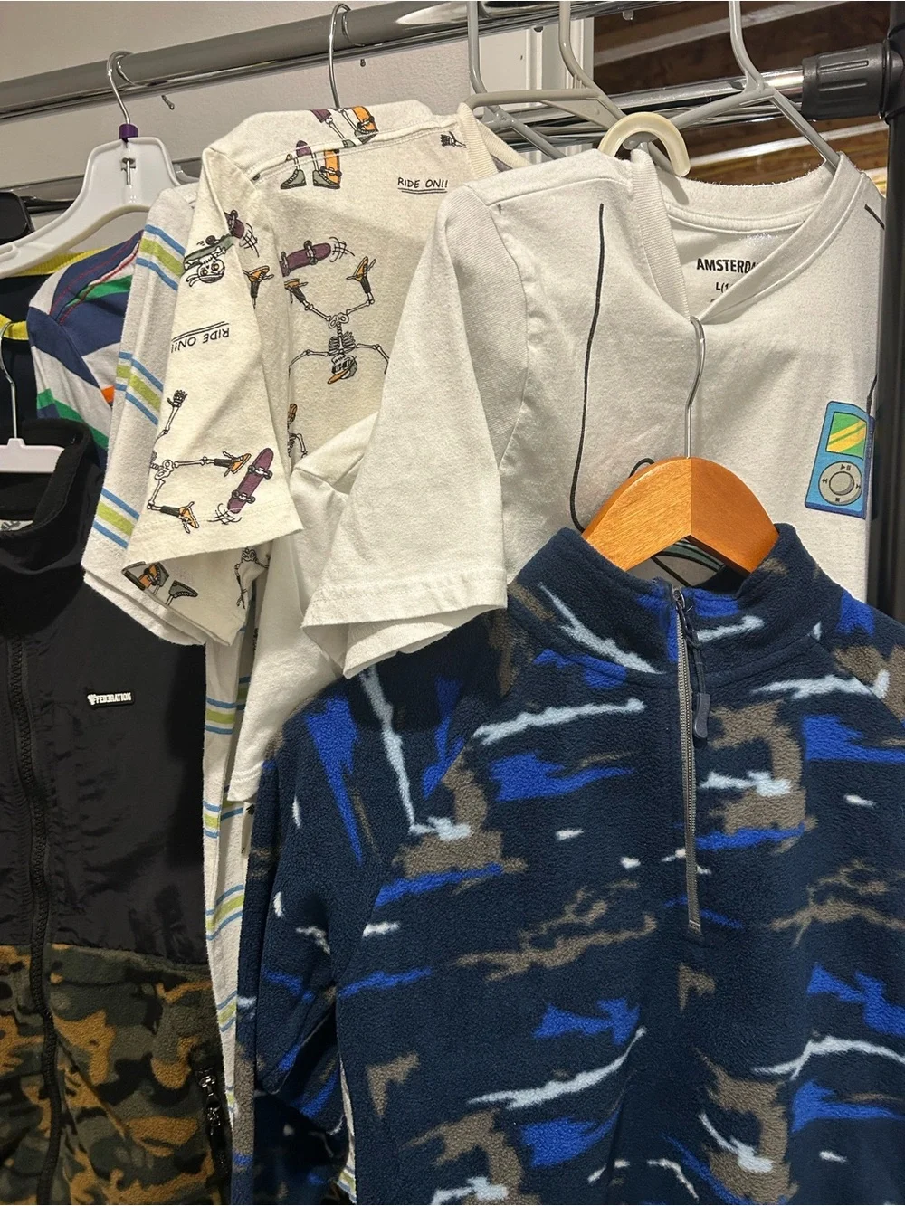 2pcs winter Camouflage Zip-Up Fleece Jacket+8 shirt’s short & sleeve like new🤩